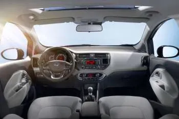 Kia Rio päťdverový hatchback (2011 – 2015) – fotka 15
