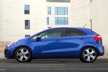 Kia Rio päťdverový hatchback (2011 – 2015) – fotka 26