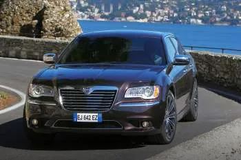 Lancia Thema (2011 – 2014) – fotka 9