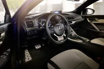 Lexus CT (od 2018) – fotka 11