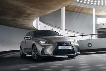 Lexus IS (od 2017) – fotka 18