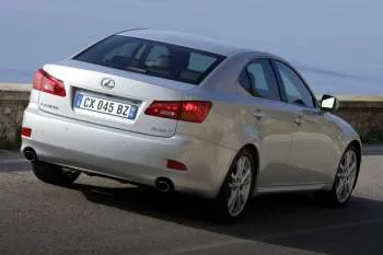 Lexus IS (2005 – 2009) – fotka 12