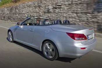 Lexus IS C (2009 – 2013) – fotka 11