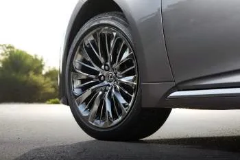 Lexus LS (od 2018) – fotka 35