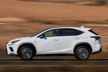 Lexus NX 300h – fotka 8