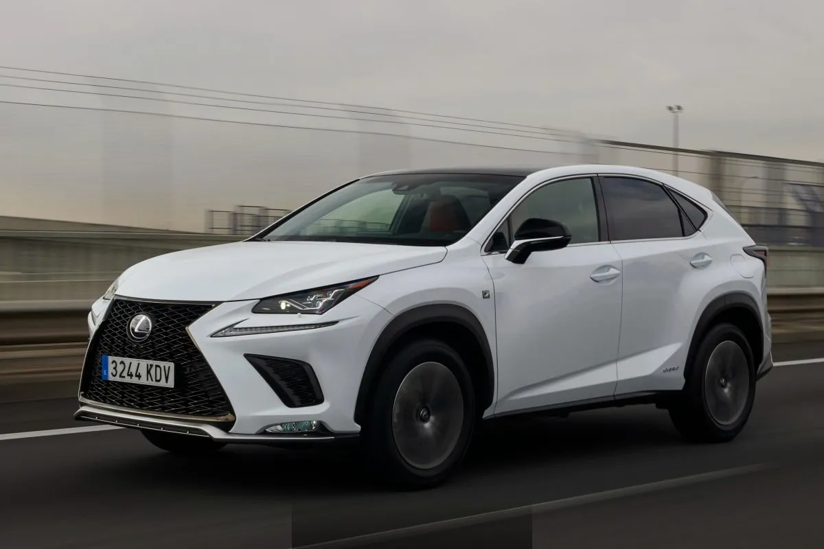 Lexus NX (od 2017) – fotka 11