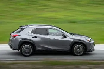 Lexus UX (od 2019) – fotka 9