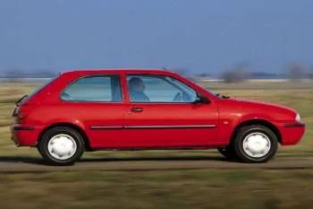 Mazda 121 trojdverový hatchback (1996 – 2000) – fotka 3