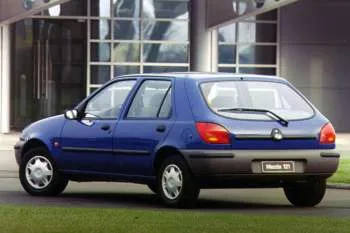Mazda 121 1.25i LX päťdverový hatchback – fotka 2