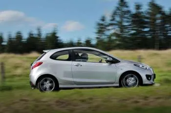Mazda 2 1.3hp Touring – fotka 2
