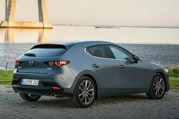 Mazda 3 SkyActiv-G 2.0 122 Luxury - 19