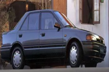 Mazda 323 sedan (1991 – 1995) – fotka 2