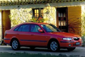 Mazda 626 hatchback (1997 – 1999) – fotka 3