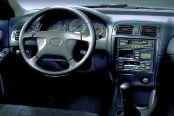 Mazda 626 hatchback (1997 – 1999) – fotka 4