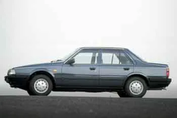 Mazda 626 sedan (1985 – 1987) – fotka 2