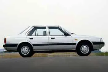 Mazda 626 sedan (1985 – 1987) – fotka 3