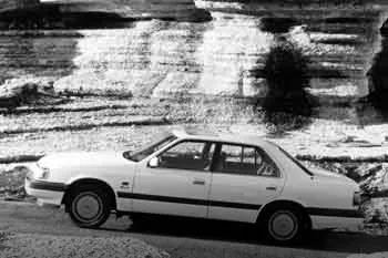 Mazda 929 (1987 – 1991) – fotka 2