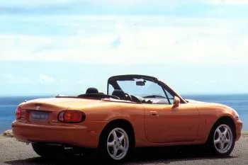 Mazda MX-5 (1998 – 2001) – fotka 2