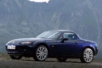 Mazda MX-5 Roadster Coupe 1.8 Executive – fotka 2