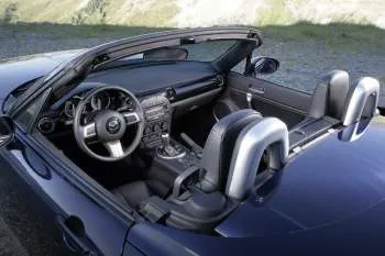 Mazda MX-5 Roadster Coupe 1.8 Executive – fotka 8