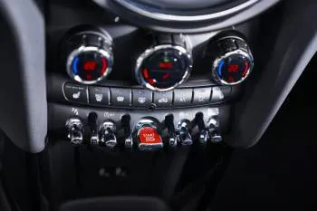 Mini Cabrio (od 2018) – fotka 38