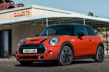 Mini One First trojdverový hatchback – fotka 2
