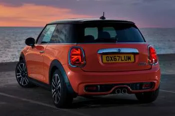 Mini Mini trojdverový hatchback (od 2018) – fotka 18