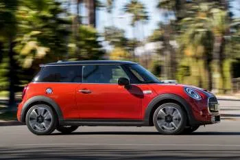 Mini Mini trojdverový hatchback (od 2018) – fotka 19