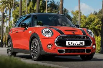 Mini Mini trojdverový hatchback (od 2018) – fotka 23