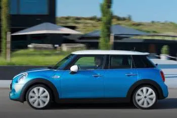 Mini Mini päťdverový hatchback (2014 – 2018) – fotka 12