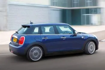 Mini Mini päťdverový hatchback (2014 – 2018) – fotka 17