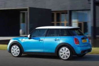 Mini Mini päťdverový hatchback (2014 – 2018) – fotka 42