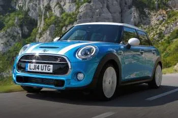 Mini Mini päťdverový hatchback (2014 – 2018) – fotka 43