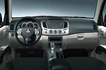 Mitsubishi L200 štvordverový pick-up (2012 – 2015) – fotka 2