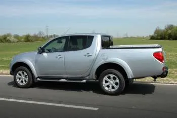 Mitsubishi L200 štvordverový pick-up (2012 – 2015) – fotka 4
