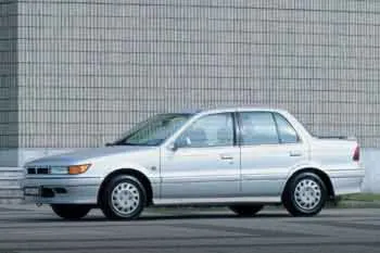 Mitsubishi Lancer (1988 – 1993) – fotka 3