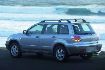 Mitsubishi Outlander 2.0 2WD Comfort – fotka 3