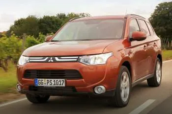 Mitsubishi Outlander (2012 – 2015) – fotka 2