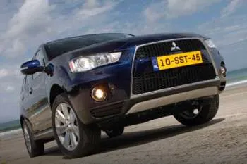 Mitsubishi Outlander (2010 – 2013) – fotka 8