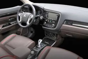 Mitsubishi Outlander (od 2015) – fotka 10