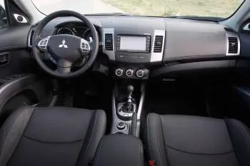 Mitsubishi Outlander Van (2010 – 2012) – fotka 2