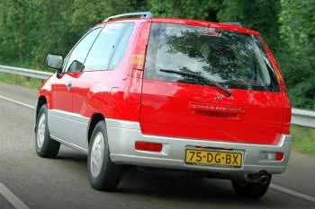 Mitsubishi Space Runner (1999 – 2002) – fotka 2