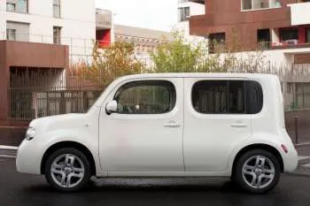 Nissan Cube (2010 – 2011) – fotka 4