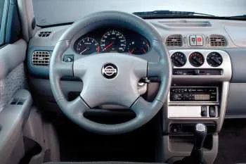 Nissan Micra päťdverový hatchback (2000 – 2003) – fotka 6