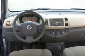 Nissan Micra päťdverový hatchback (2008 – 2011) – fotka 11