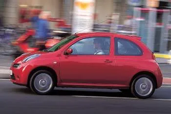 Nissan Micra 1.2 80hp Acenta trojdverový hatchback – fotka 8