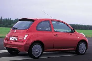 Nissan Micra trojdverový hatchback (2005 – 2008) – fotka 10