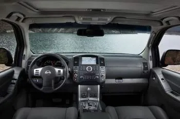 Nissan Pathfinder Van (2012 – 2014) – fotka 2