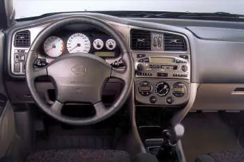 Nissan Primera hatchback (1999 – 2002) – fotka 4
