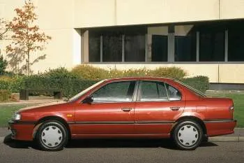 Nissan Primera sedan (1994 – 1996) – fotka 3